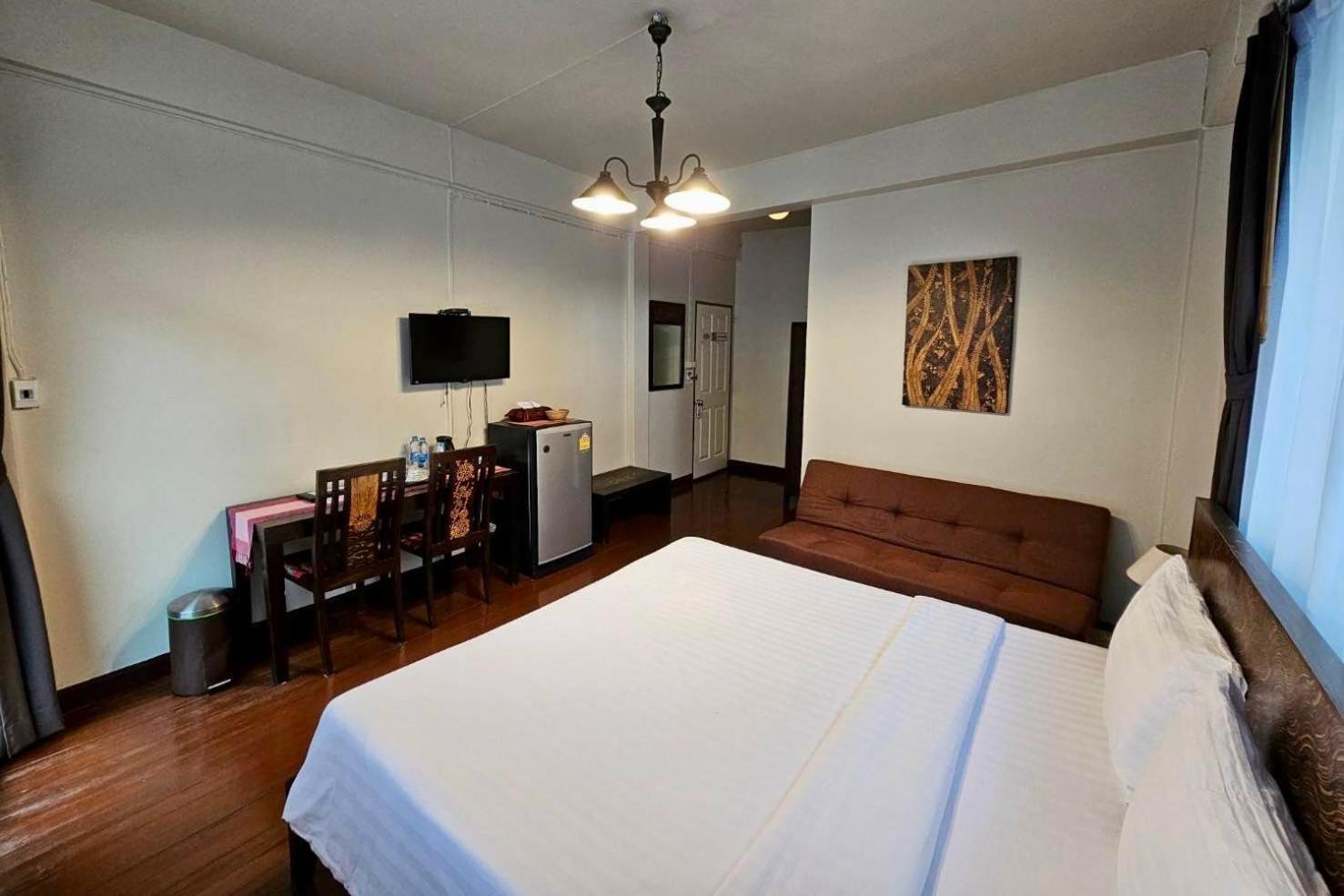 Baan Glang Soi Restaurant & Guesthouse Bangkok Camera foto